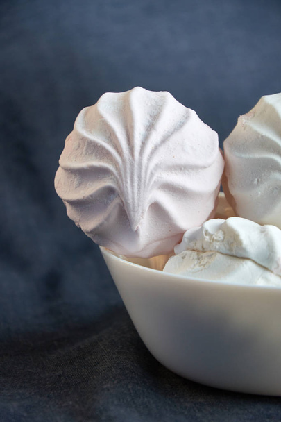White zephyr marshmallow on porcelain plate - Φωτογραφία, εικόνα