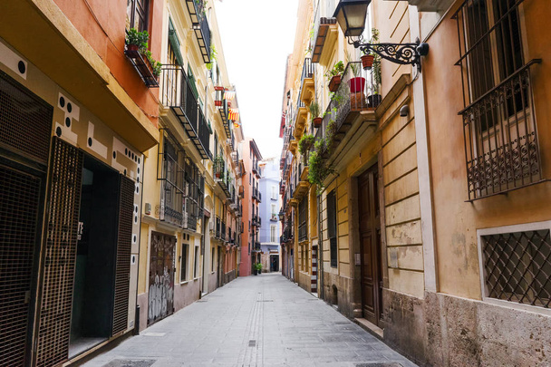 Valencia, Španělsko - charakteristický pohled do ulic v staré město - Fotografie, Obrázek