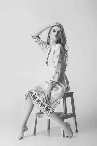 beautiful  model blonde posing in studio - Valokuva, kuva