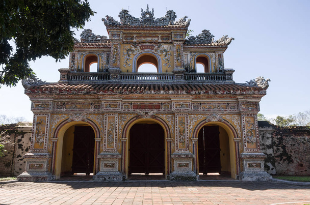 Entrance gate of the citadel in Imperial Forbidden City. - Foto, Bild