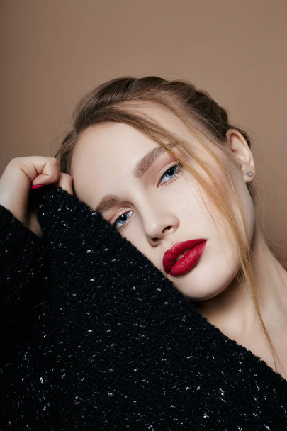 Blonde girl in blouse portrait bright makeup and lipstick closeu - Fotografie, Obrázek