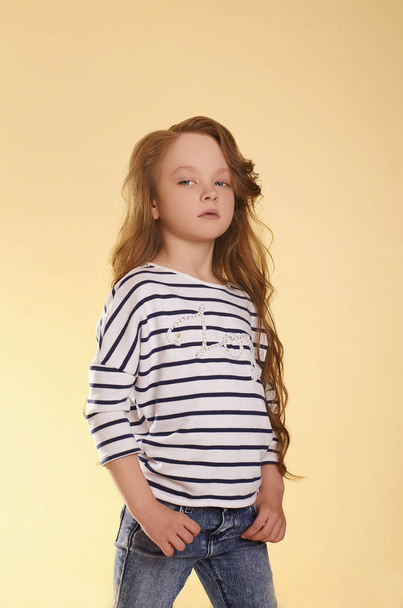 fashion child model in jeans - Foto, imagen