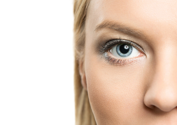 Крупный план женского глаза
 - Фото, изображение