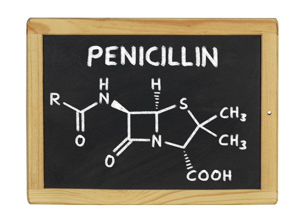 chemische Formel von Penicillin auf einer Tafel - Foto, Bild