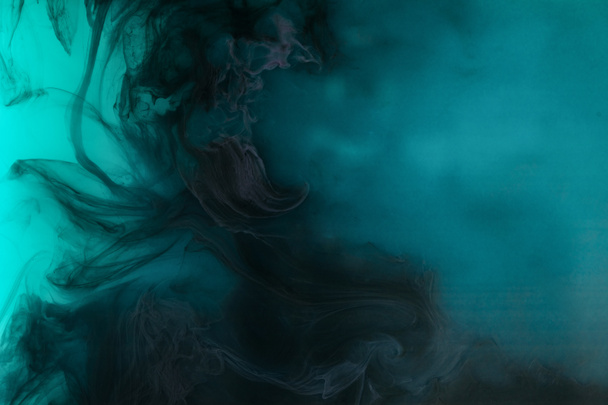 fondo abstracto con pintura de acuarela negra en agua turquesa
 - Foto, imagen