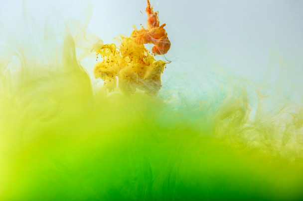 akan ile sanatsal tasarım sarı ve yeşil mürekkep - Fotoğraf, Görsel