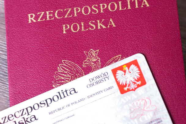 Польское удостоверение личности и паспорт
 - Фото, изображение
