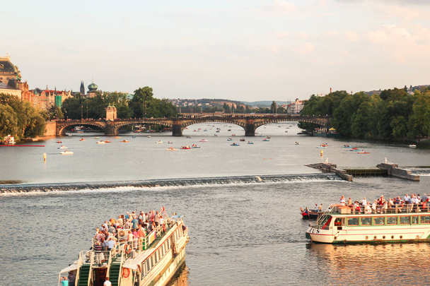 PRAGUE, CZECH REPUBLIC, August 14, 2016,  Two large tourist boat - Foto, immagini