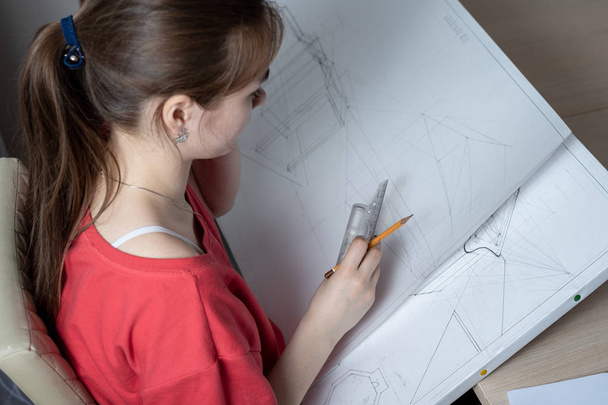 Widok z góry Dziewczyna Student architektury University, rysuje pracy plan - Zdjęcie, obraz