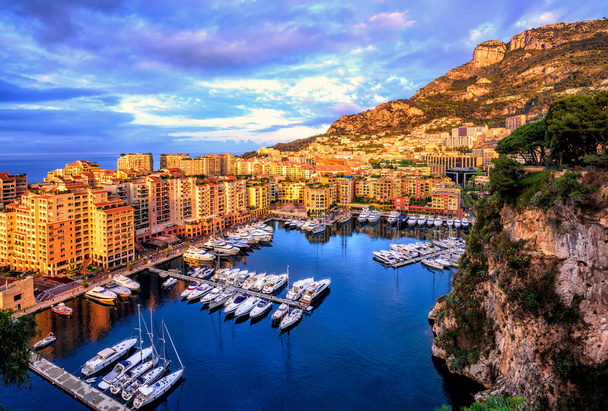 Haven Fontvieille harbour in de oude stad van Monaco - Foto, afbeelding
