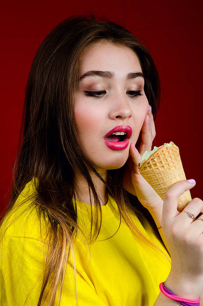 beautiful girl with ice cream - Photo, Image