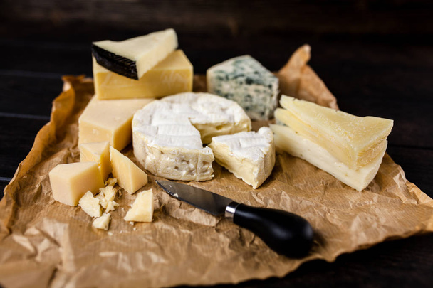 Different sorts of cheese - Φωτογραφία, εικόνα