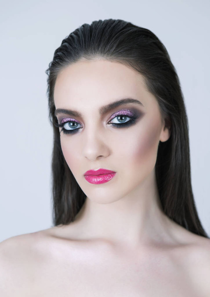 Portrait of a model with dark make up - Fotografie, Obrázek