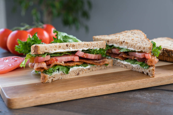 Bacon, Lettuce and Tomato Sandwich - Fotoğraf, Görsel