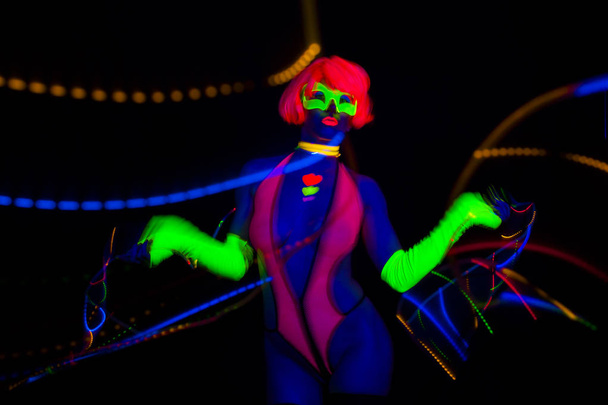sexy neon uv glow dancer  - Φωτογραφία, εικόνα