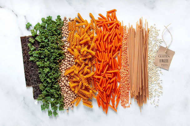 different types of gluten-free paste from chickpeas, red lentils - Foto, Bild