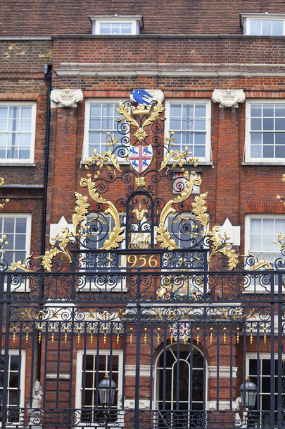  City of London School, facade with decorative metal fence,London, United Kingdom - Foto, Bild