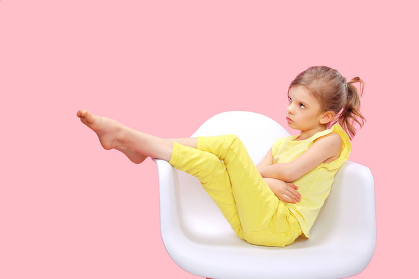 Stylish little girl in yellow n pink - Φωτογραφία, εικόνα