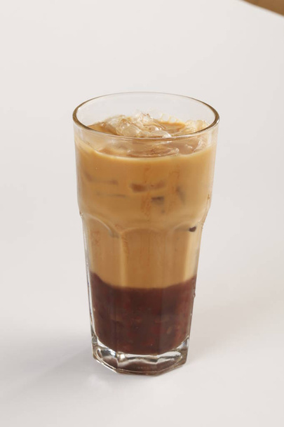 red beans milk tea, close-up view  - Foto, afbeelding