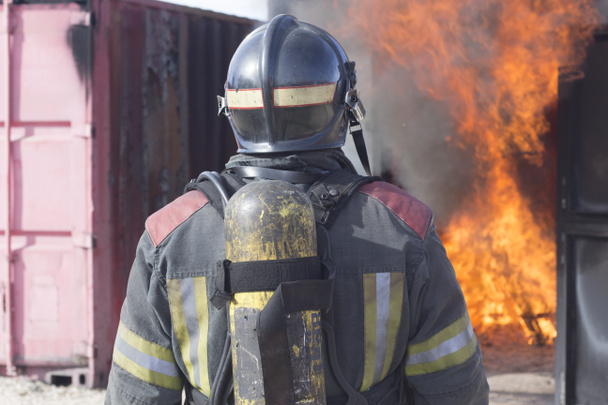 Bombero estación de entrenamiento contra incendios taladro
 - Foto, Imagen