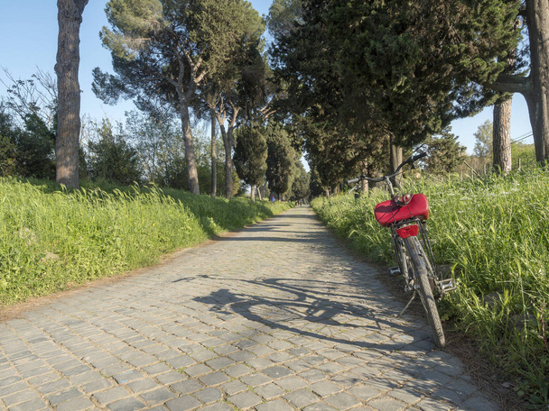 21 квітня 2018 на Via Appia Аппиан Вей від Порта Appia, anicient дороги Риму - Фото, зображення