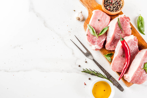 Çiğ et, domuz eti biftek  - Fotoğraf, Görsel