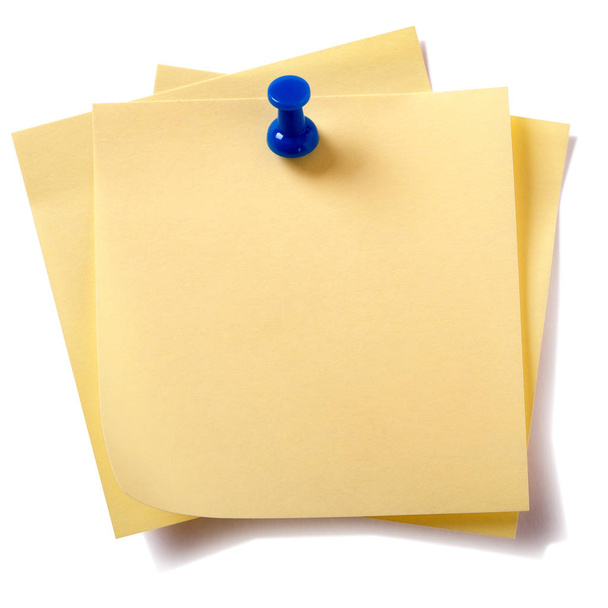 Untidy épinglé pile jaune post collant notes isolées sur blanc
 - Photo, image