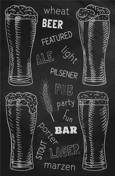 Het bier wordt gekenmerkt. Mooie illustratie van stout, ale, licht en Pils op het schoolbord achtergrond - Vector, afbeelding