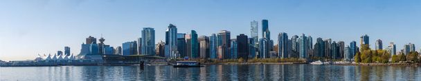 Vancouver, Canada - Circa 2018 : Downtown Vancouver and Coal Harbour - Фото, изображение