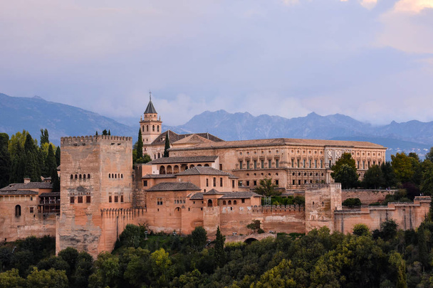Blick auf die historische Stadt Granada - Foto, Bild