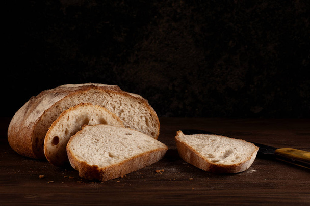 Fresh homemade bread in rustic style - Valokuva, kuva
