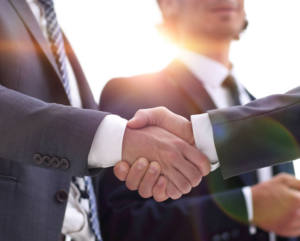 closeup.handshake деловых людей
 - Фото, изображение