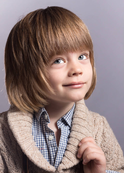 Gyönyörű kisfiú négy éves közelről portréja - Fotó, kép