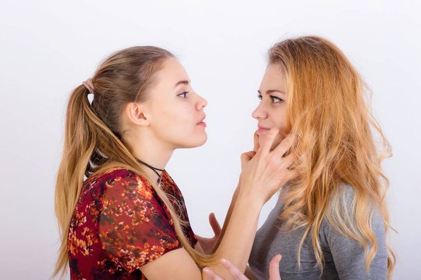 quarrel between two girls - Foto, Imagem