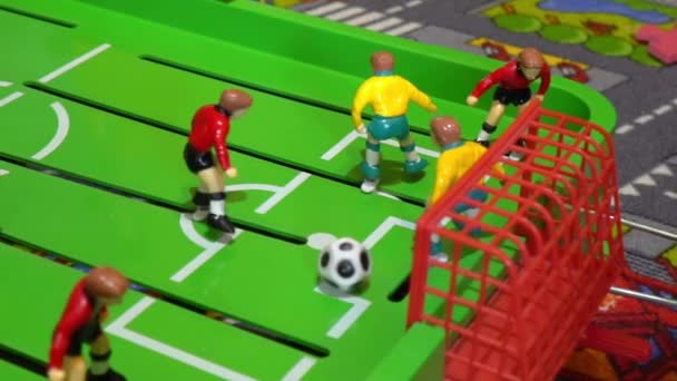 Επιτραπέζιο ποδοσφαιράκι, παιδική επιτραπέζιο παιχνίδι - Πλάνα, βίντεο
