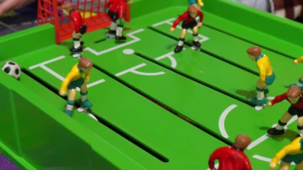 Настільний футбол, дитяча настільна гра
 - Кадри, відео