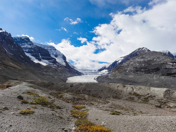 Athabasca ledovce v columbia icefield japser národní park - Fotografie, Obrázek