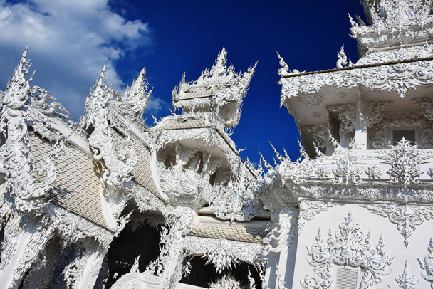 Архитектура Ват Жун Кхуна или Белого храма
 - Фото, изображение