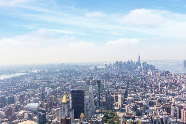 cityscape of Manhattan in sunlight sky, New York City, USA - Zdjęcie, obraz