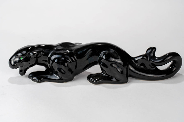 Керамический фарфор из чёрной пантеры
 - Фото, изображение