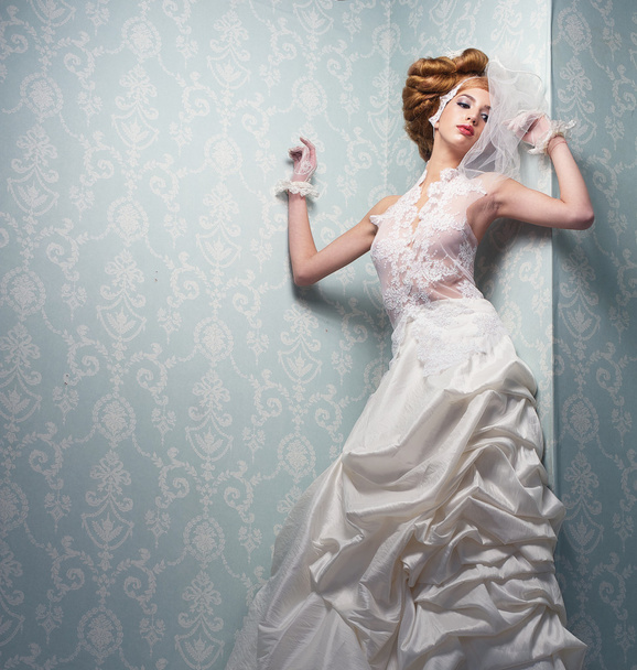 Beautful Bride Indoors - Foto, afbeelding