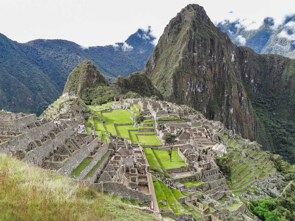 Widok z starożytnego miasta Machu Picchu w Inca - Zdjęcie, obraz