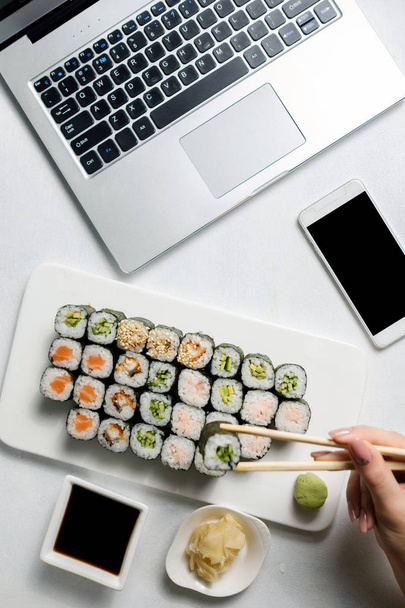 food delivery business smartphone sushi food order - Foto, Imagem
