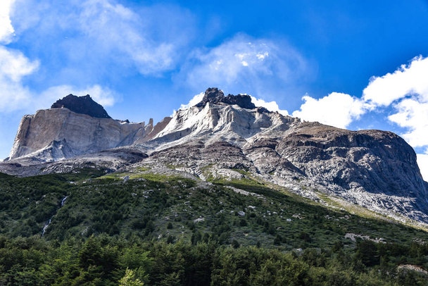 Cuerno Principal et la Valle Frances, Parc National Torres del Paine. Patagonie, Chili
 - Photo, image