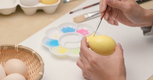 Drawing egg for Easter holiday  - Foto, Bild