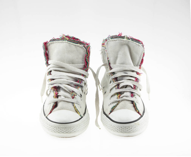 Старий білі кросівки
 - Фото, зображення