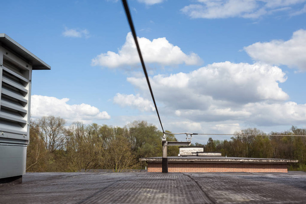 turvakaapeli katolla
 - Valokuva, kuva