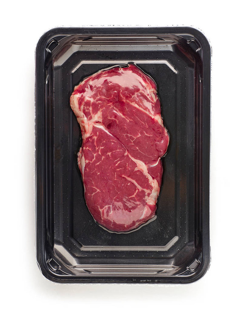 vacoom paket içinde ham sığır eti biftek - Fotoğraf, Görsel