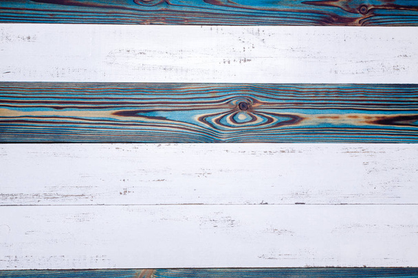 Modré a bílé prkna, rustikální dřevěné pozadí. - Fotografie, Obrázek