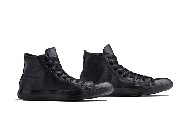 Baskets de cheville noires, chaussures de style de vie de mode classique hommes
 - Photo, image